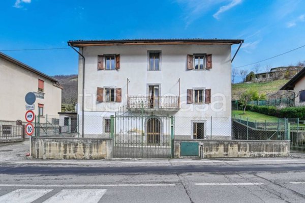 casa indipendente in vendita ad Albino