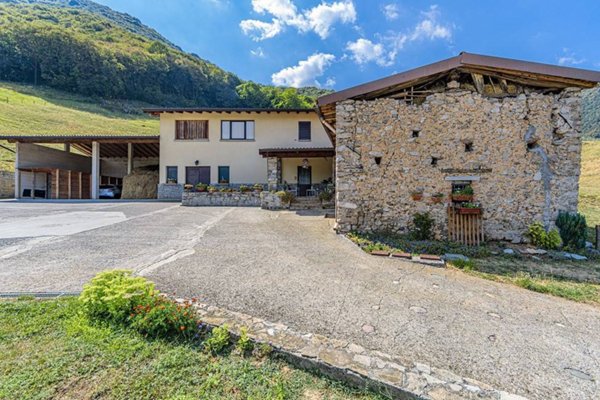casa indipendente in vendita ad Albino