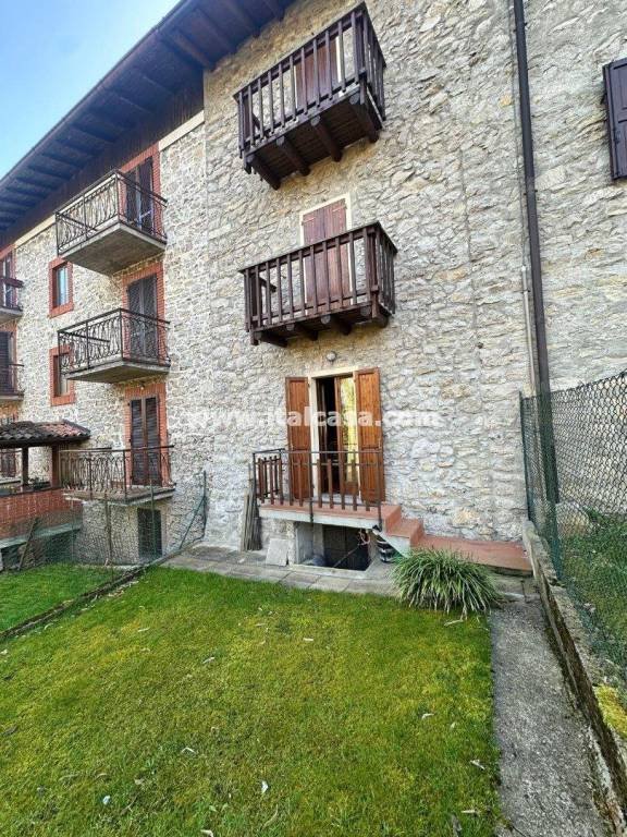 casa indipendente in vendita ad Albino