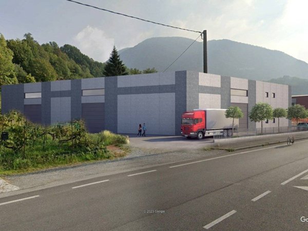 locale commerciale in vendita ad Albino