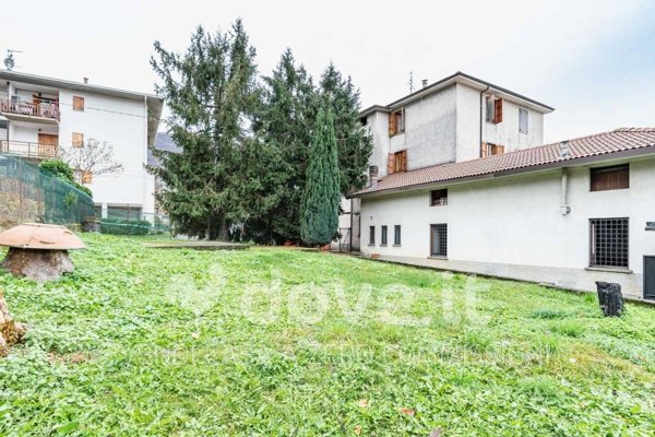 casa indipendente in vendita ad Albino