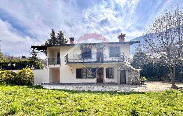 casa indipendente in vendita ad Albino