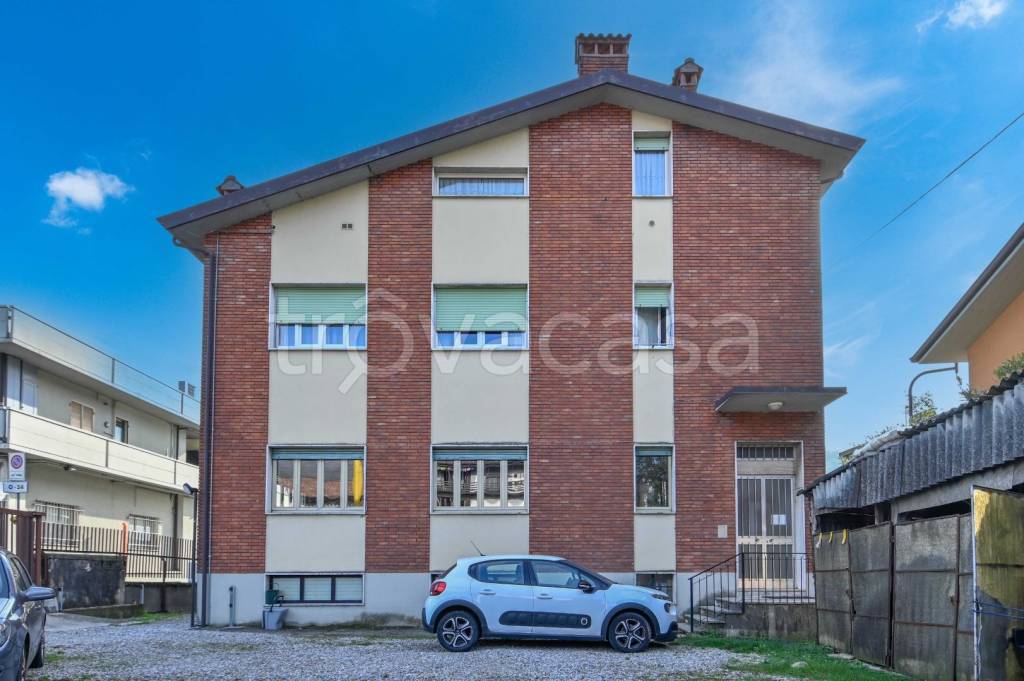 appartamento in vendita ad Albino