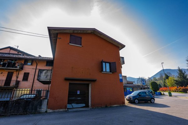 casa indipendente in vendita ad Albino
