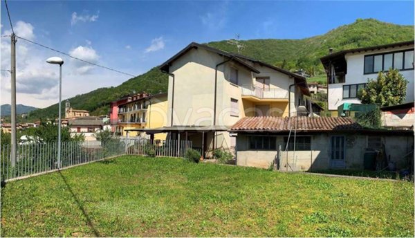 casa indipendente in vendita ad Albino