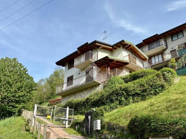 casa indipendente in vendita ad Albino