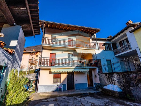 casa semindipendente in vendita ad Albino