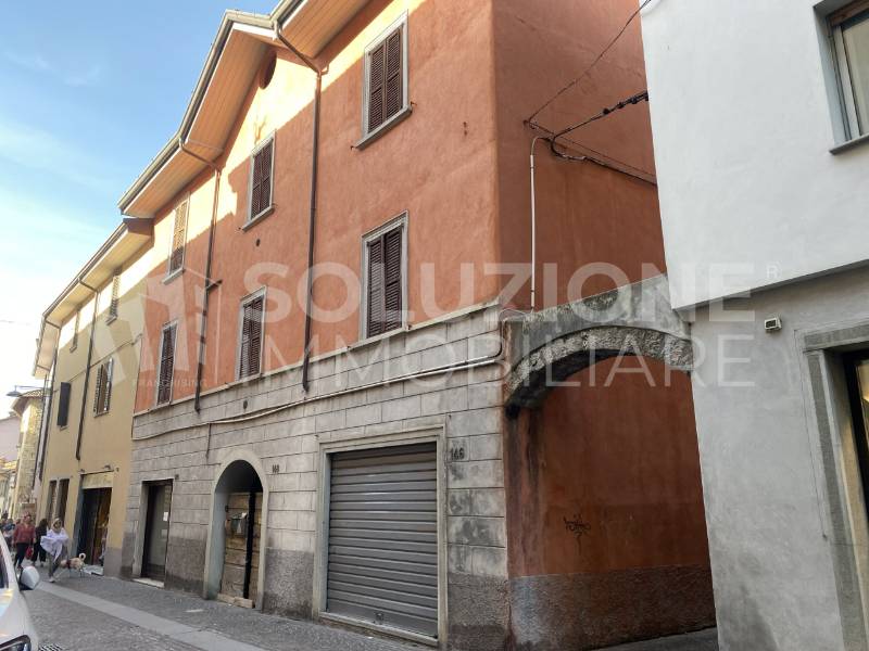intera palazzina in vendita ad Albino