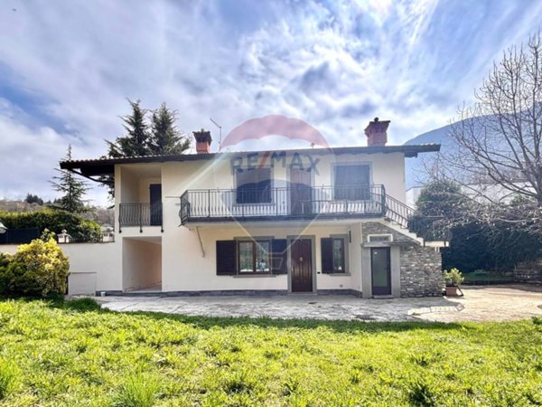 casa indipendente in vendita ad Albino