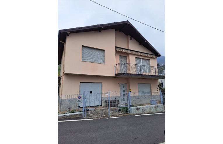 casa indipendente in vendita ad Albino