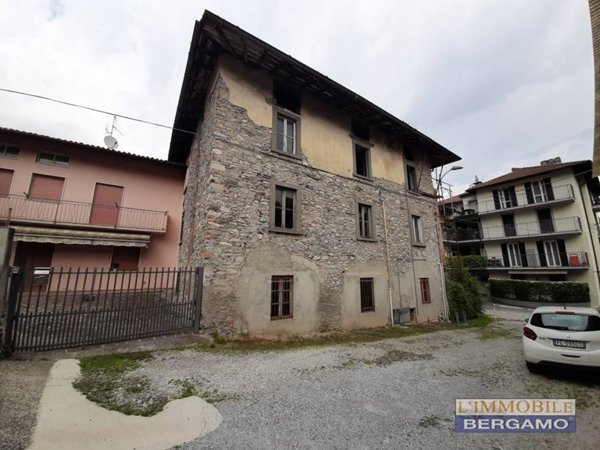 casa indipendente in vendita ad Albino