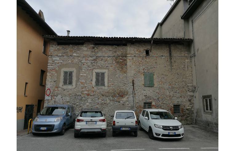 intera palazzina in vendita ad Albino