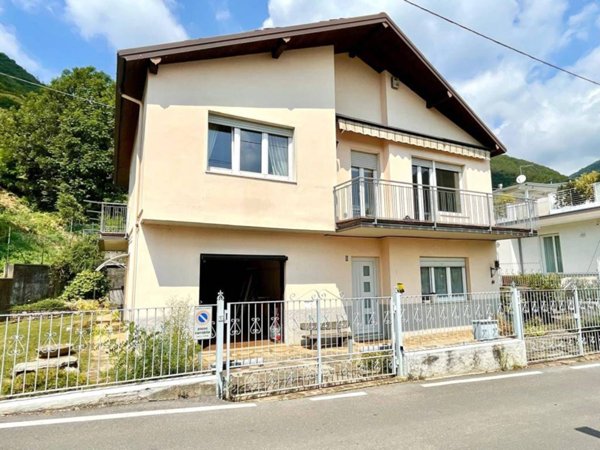 casa indipendente in vendita ad Albino