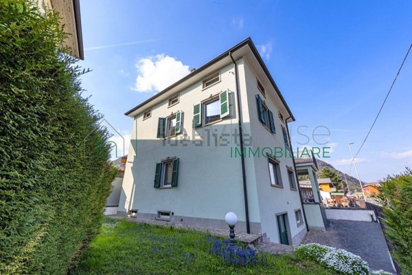 casa indipendente in vendita ad Albino