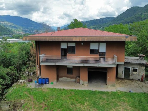 casa indipendente in vendita ad Albino