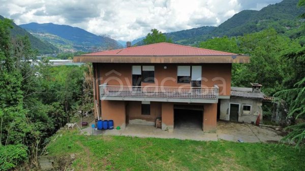 casa indipendente in vendita ad Albino
