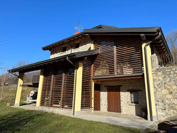 casa indipendente in vendita ad Albino