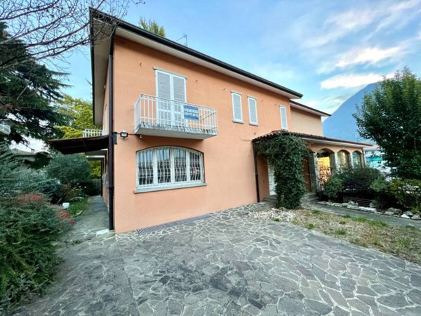 casa indipendente in vendita ad Albino