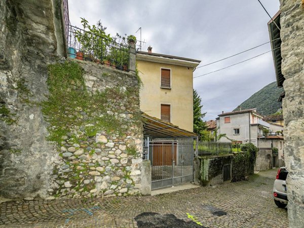 casa indipendente in vendita ad Albino