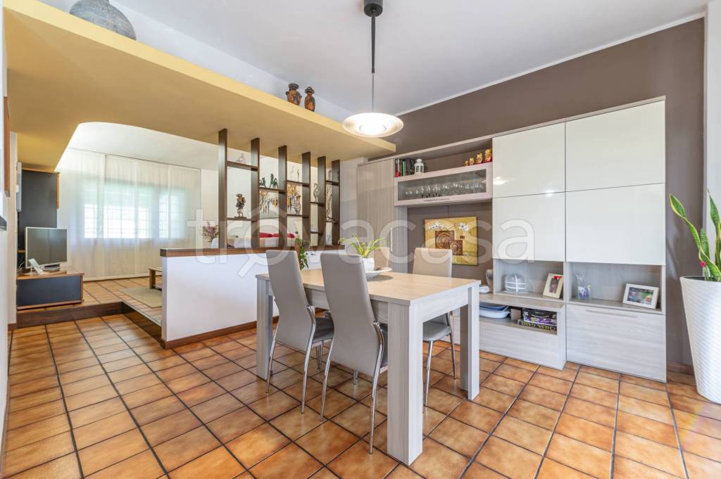 casa indipendente in vendita ad Albino