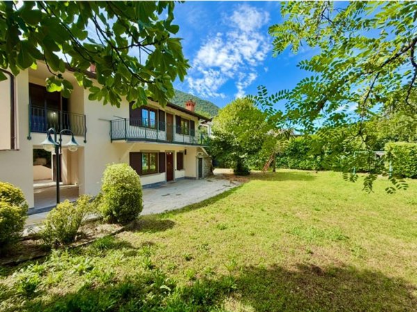 casa indipendente in vendita ad Albino