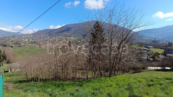 terreno edificabile in vendita ad Albino