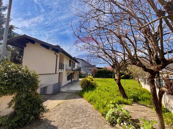 casa indipendente in vendita ad Albino