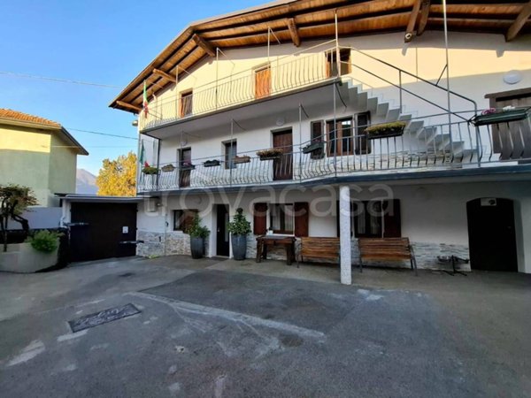 casa indipendente in vendita ad Albino