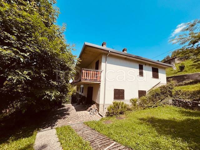 casa indipendente in vendita ad Albino