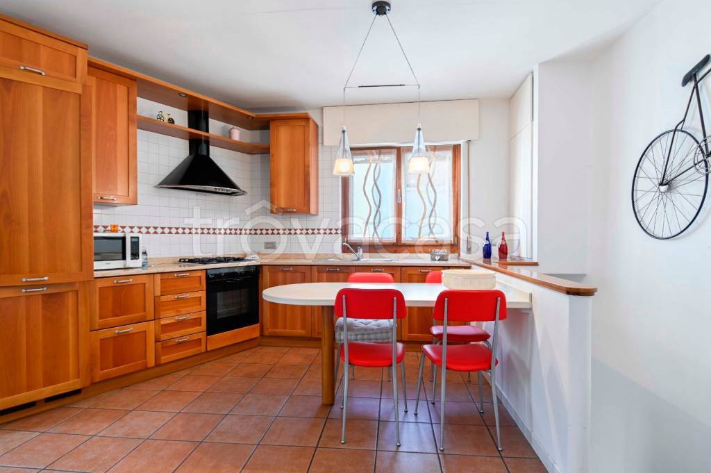 casa indipendente in vendita ad Albino