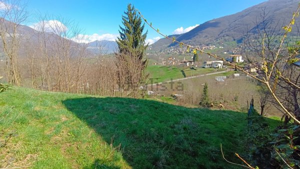 terreno edificabile in vendita ad Albino