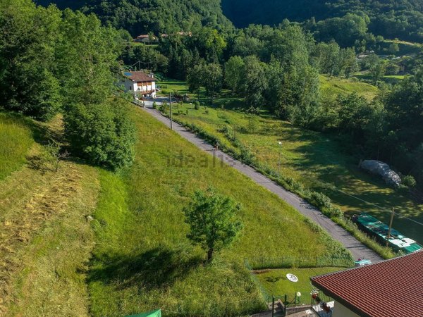 terreno edificabile in vendita ad Albino