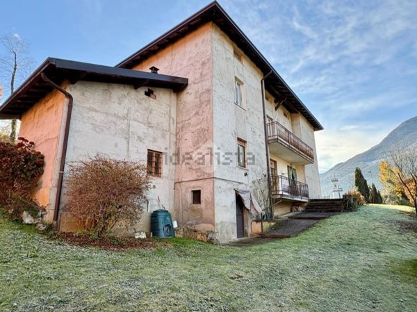 casa indipendente in vendita ad Albino