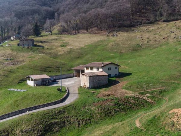 casa indipendente in vendita ad Albino