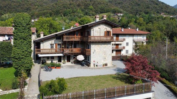 casa indipendente in vendita ad Albino