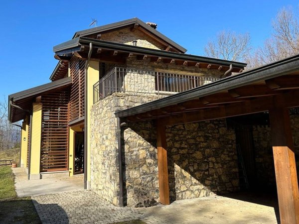 casa indipendente in vendita ad Albino