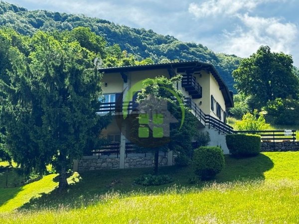 casa indipendente in vendita ad Albino