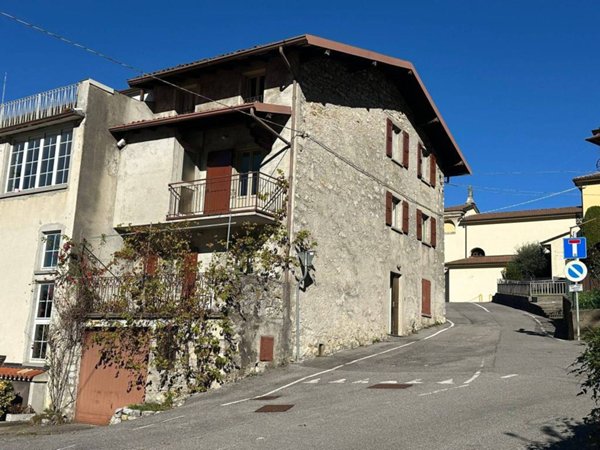 casa indipendente in vendita ad Albino