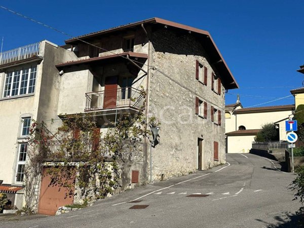 casa indipendente in vendita ad Albino