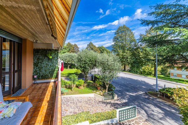 casa indipendente in vendita ad Albino