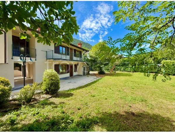 casa indipendente in vendita ad Albino