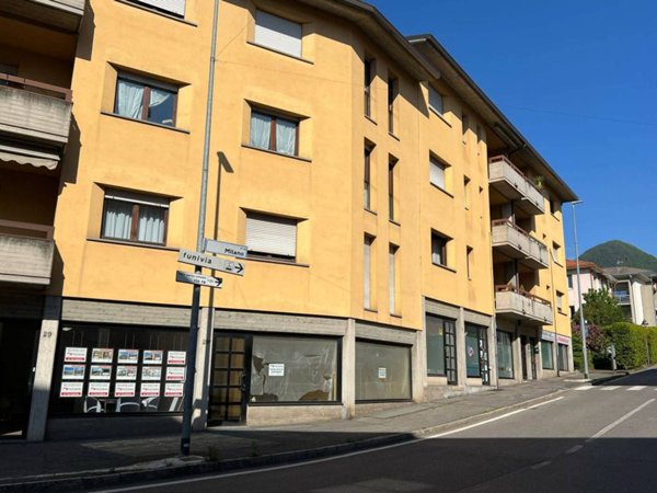 negozio in vendita ad Albino