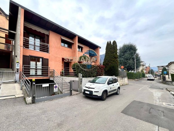 casa indipendente in vendita ad Albino