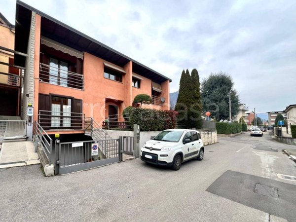 casa indipendente in vendita ad Albino