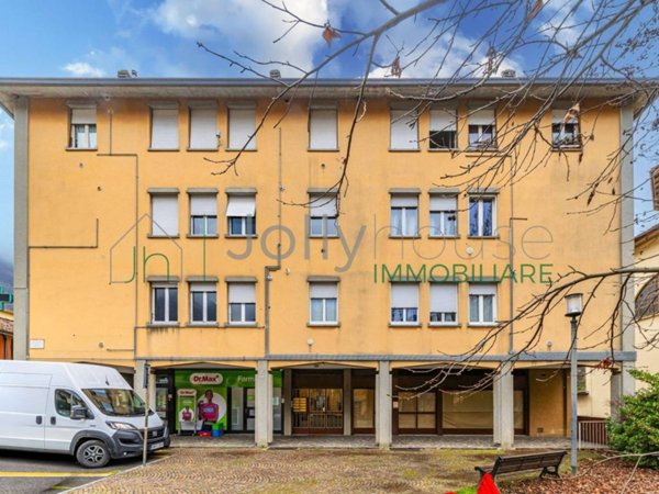 negozio in vendita ad Albino