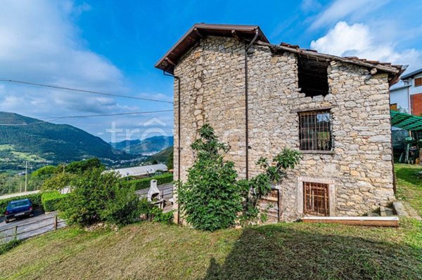 casa indipendente in vendita ad Albino