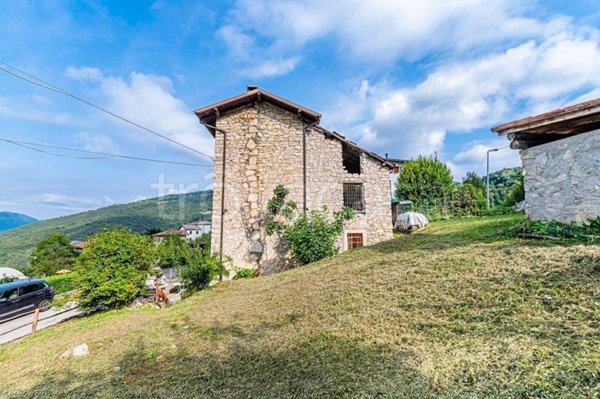 casa indipendente in vendita ad Albino