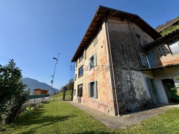 casa indipendente in vendita ad Albino