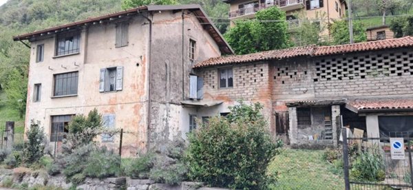 casa indipendente in vendita ad Albino