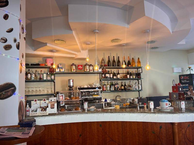 negozio in vendita ad Albino